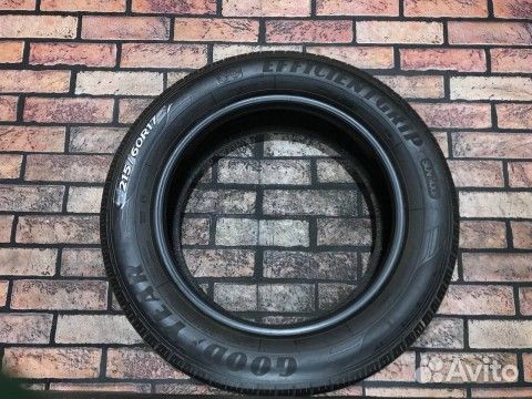 Goodyear EfficientGrip SUV 4x4 215/60 R17 96H