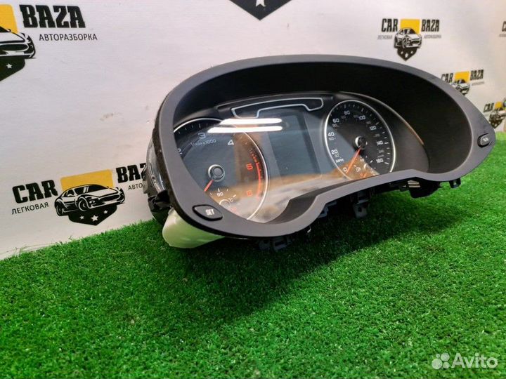 Щиток приборов (приборная панель) Audi8U0920980E