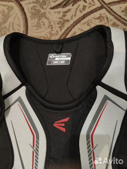 Нагрудник хоккейный