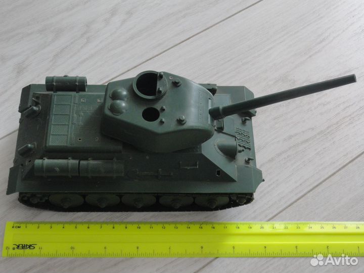 Т-34 пластик склейка СССР. 20см., есть недостатки