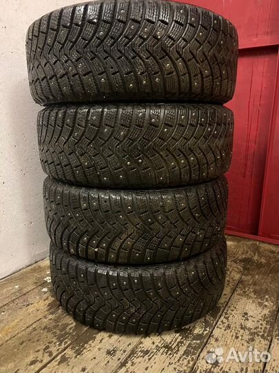 Зимняя резина с Toyota на дисках r16 michelin