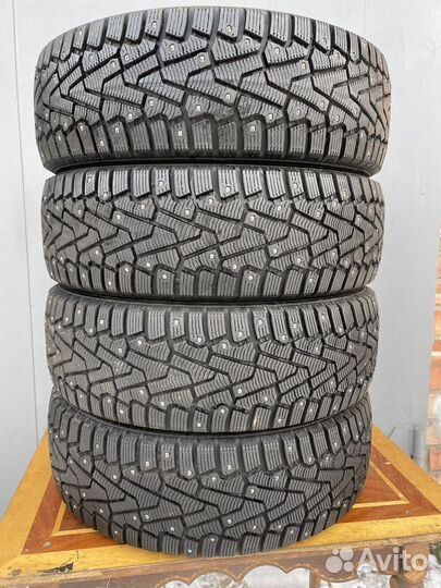 Pirelli Ice Zero 215/65 R17