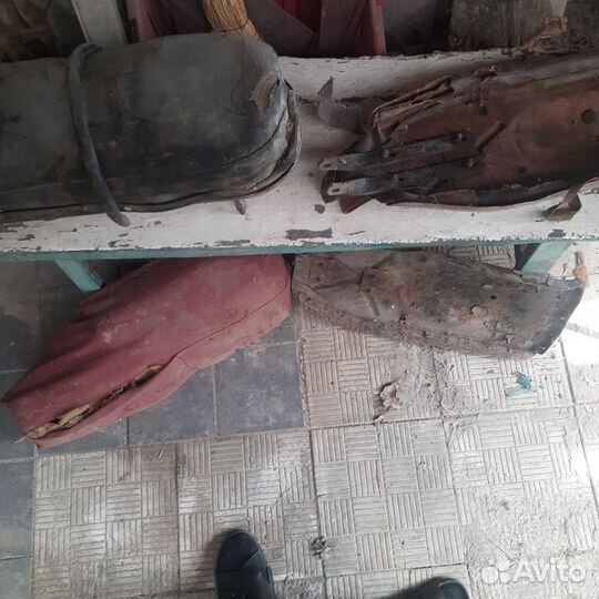 Ковровца железка от сидений