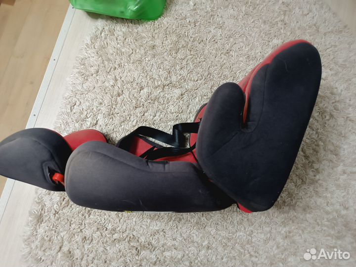 Автомобильное кресло
