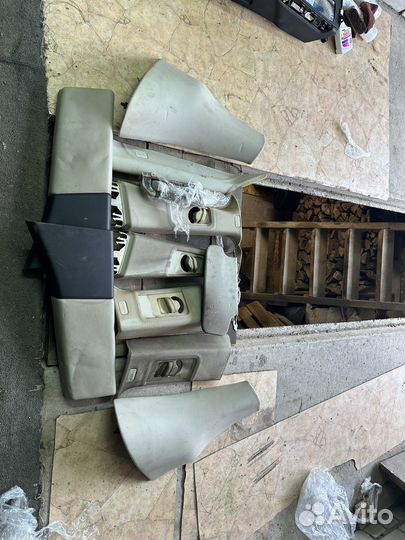 Кожаные стойки салона рендж ровер 322