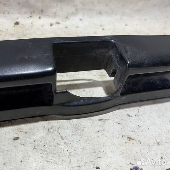 Накладка крышки багажника Nissan Primera P11