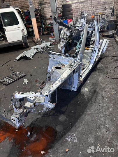 Порог левый Toyota Camry XV40 2010