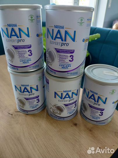 Пустые жестяные банки из под детского питания