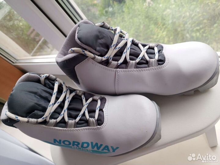 Лыжные ботинки