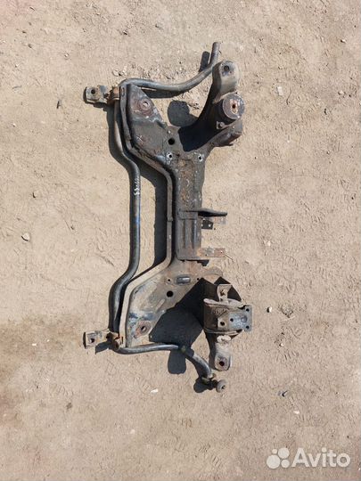 Подрамник передний балка Volkswagen Passat B3