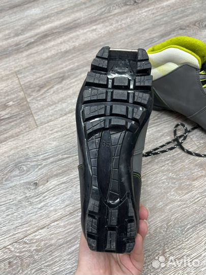 Лыжные ботинки