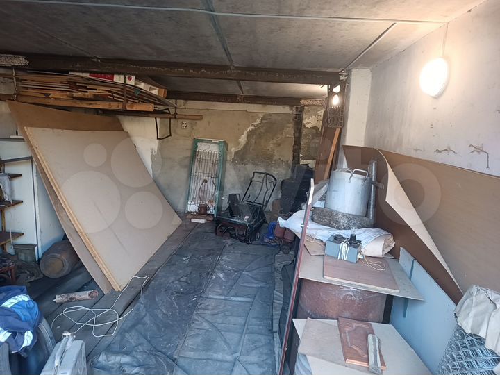 Гараж, > 30 м²