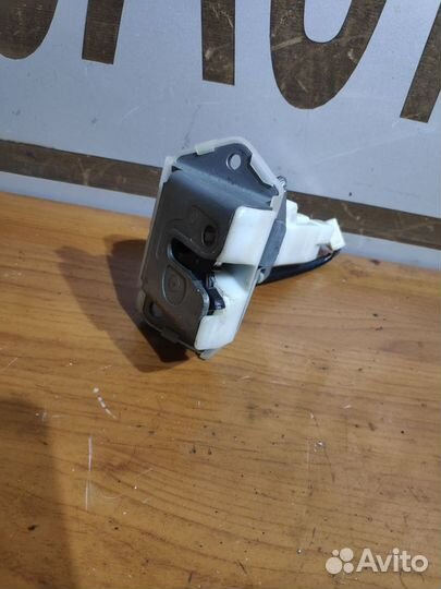 Замок багажника Suzuki Swift