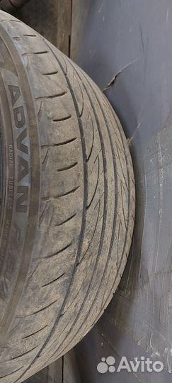 Yokohama Advan Fleva V701 225/45 R19 и 255/35 R19