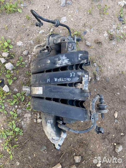 Впускной коллектор Opel Astra H 1.8