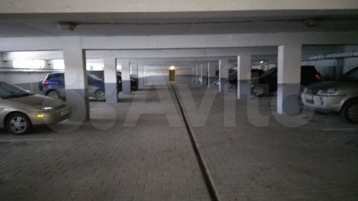 Машиноместо, 18 м²