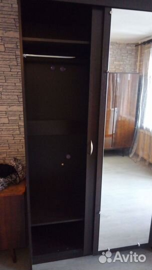 Шкаф-купе с зеркалом