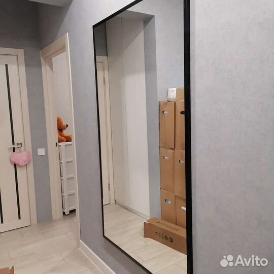 Зеркало в алюминиевой раме