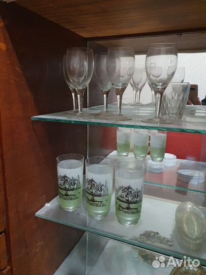 Посуда, тарелки, стаканы, фужеры