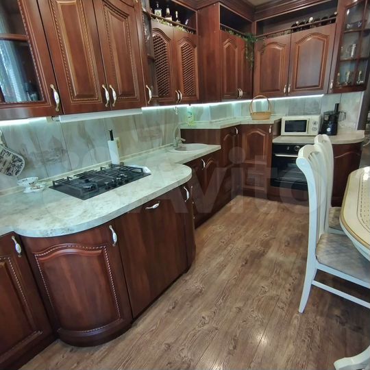 3-к. квартира, 70,8 м², 2/5 эт.