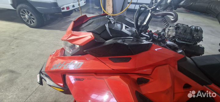 Снегоход BRP Summit X G4 165