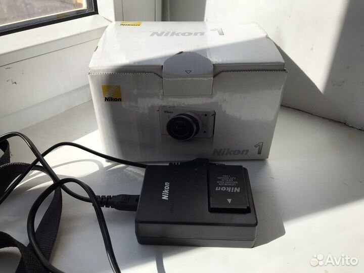Фотоаппарат Nikon 1 J1 Kit