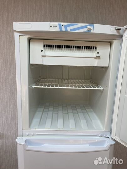 Холодильник бу indesit