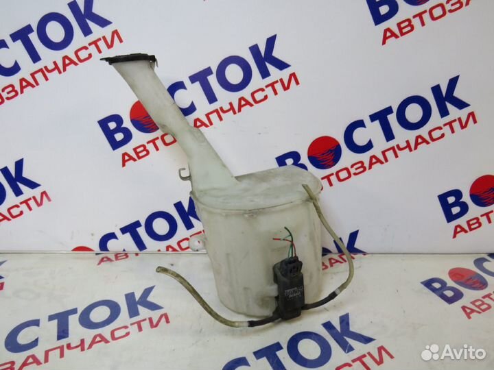 Бачок омывателя toyota sienta NCP81G, NCP85G