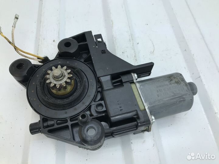 Моторчик стеклоподъемника правый передний Focus 2