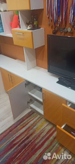 Стол письменный, уголок школьника