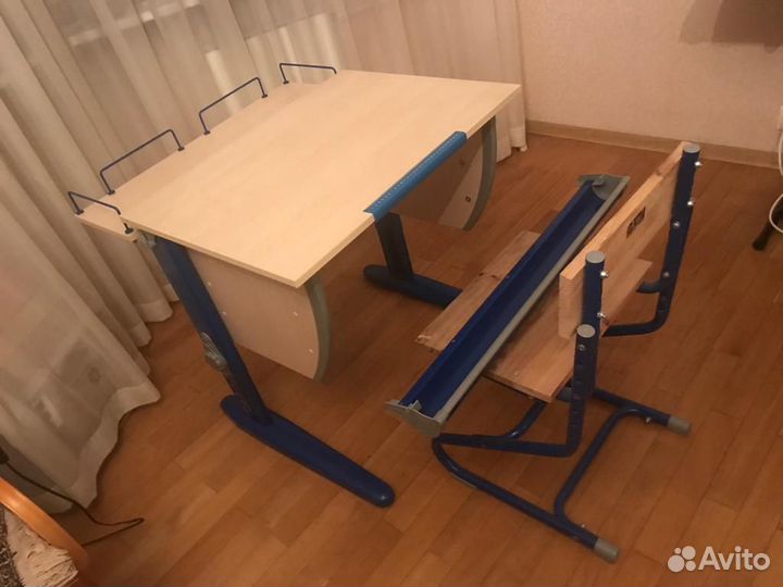 Стол для учёбы