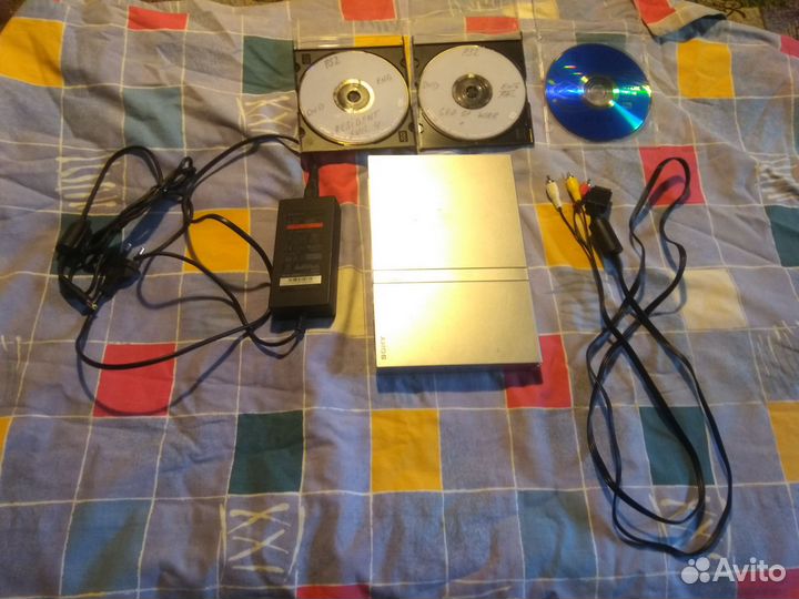 Sony PS2 с двумя геймпадами slim