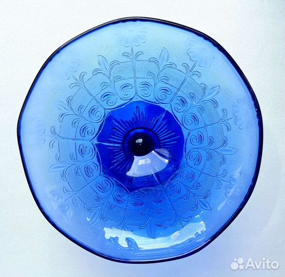 Старинная ваза для фруктов. Цветное стекло