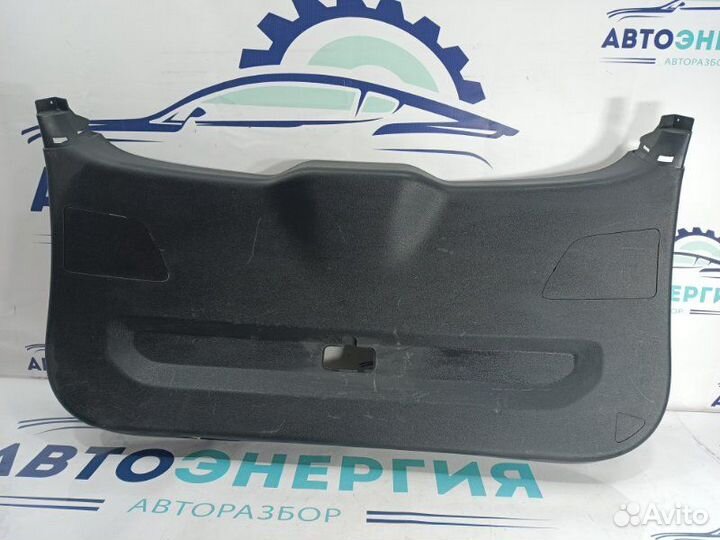 Обшивка крышки багажника Geely Coolray 1.5