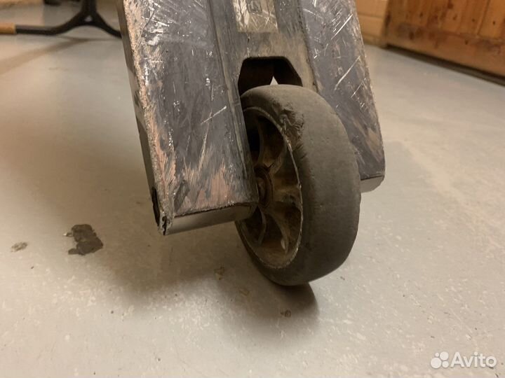 Трюковой самокат