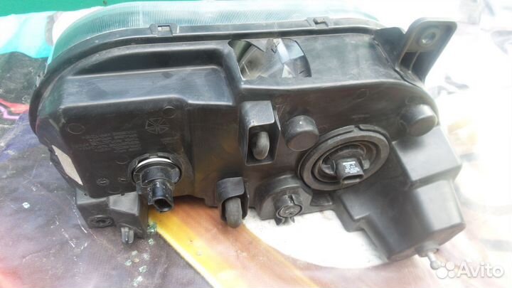 Фара левая галоген Dodge Challenger LC