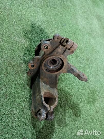 Поворотный кулак передний левый Ford Focus 3