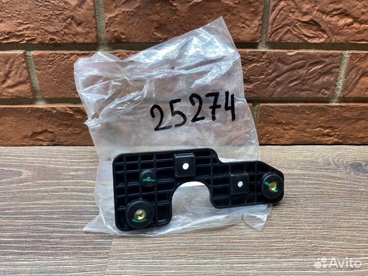 Кронштейн усилителя зад бампера Hyundai Tucson 21+