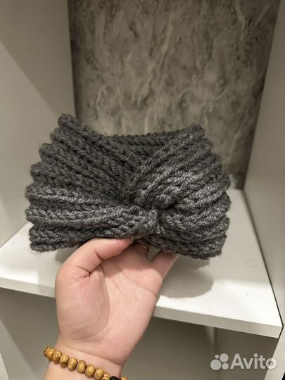 Повязка на голову вязаная