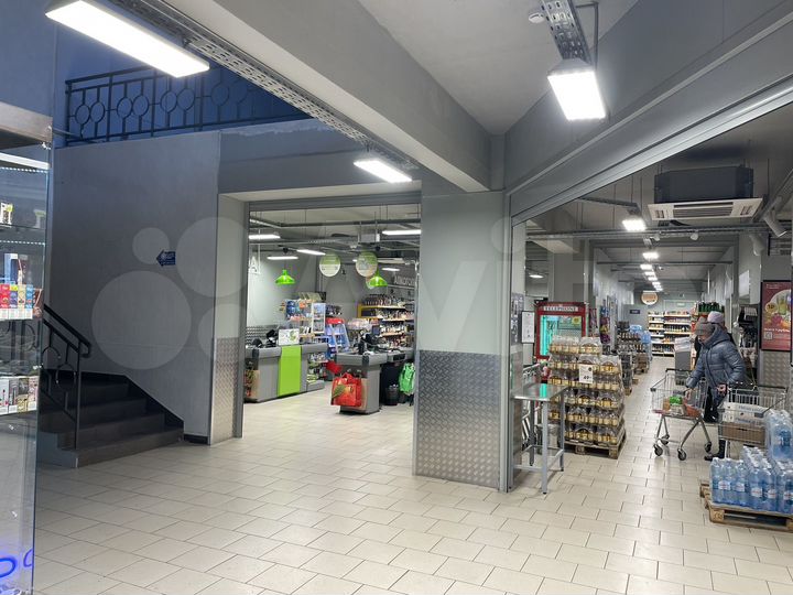 Торговая площадь, 2700 м²