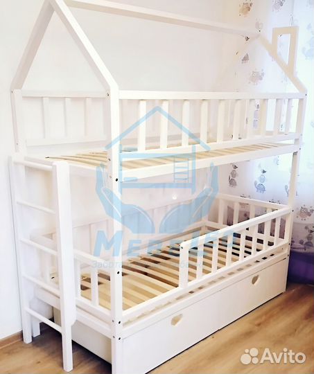Двухъярусная кровать