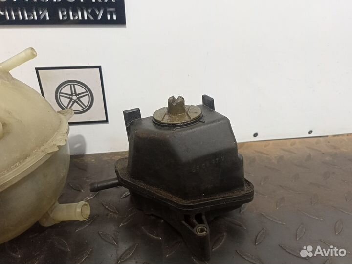 Бачок для VW Golf 4 / Bora