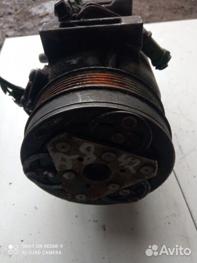 Компрессор кондиционера от Ауди а-8 д-2 4.2