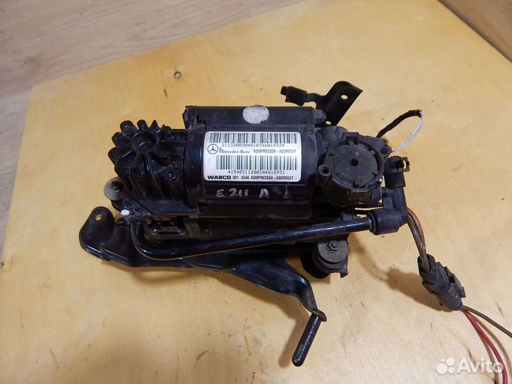 Компрессор пневмоподвески Mercedes E-Class W211