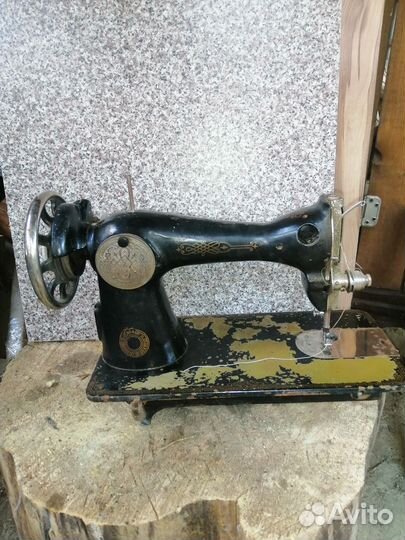 Швейная машина Singer