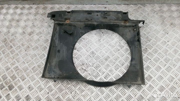 Диффузор вентилятора Volvo V70 1999