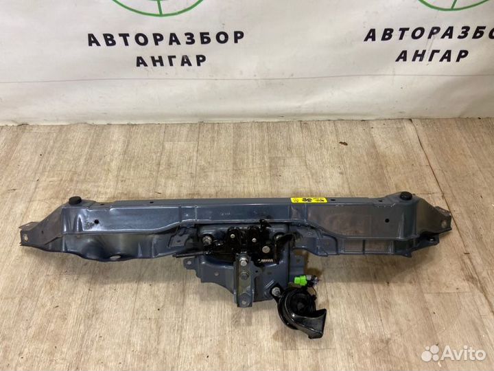 Рамка радиатора верхняя передняя Nissan Note E11