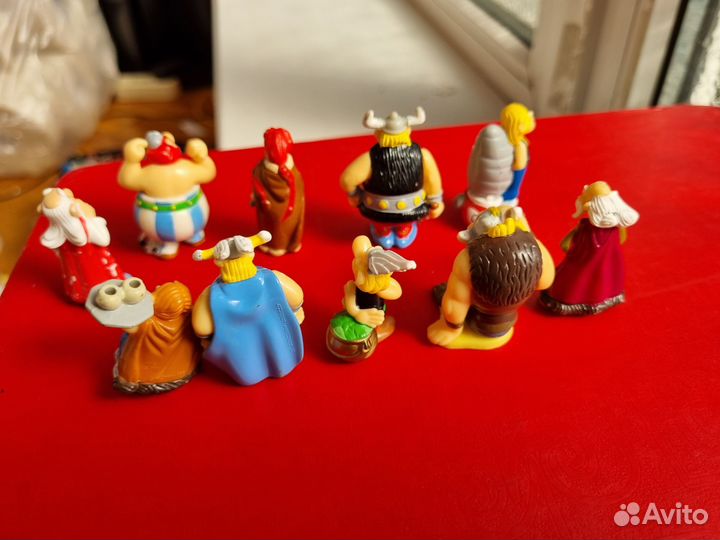 Игрушки из киндера