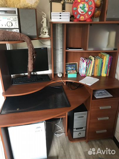 Компьютерный стол