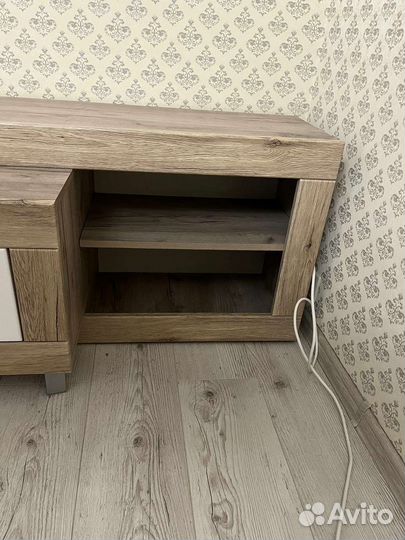 Тумба-шкаф под тв